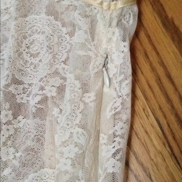 American Apparel Sleeveless Lace Dress - Picture 5 of 7